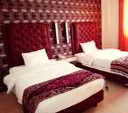 Bedroom 2 Grand City Hotel Batu