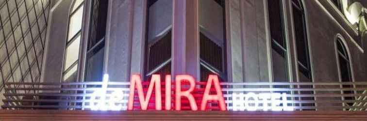 Lobby deMIRA Hotel Gubeng Surabaya