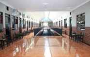 Lobby 4 Tristar Hotel Madiun