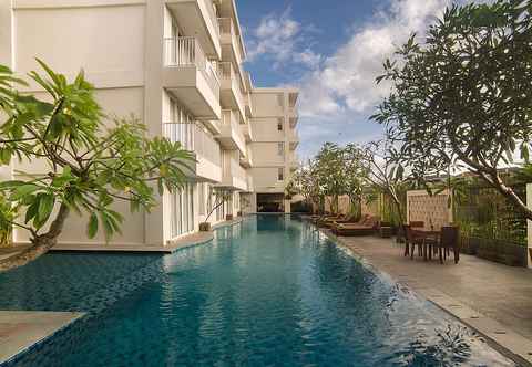 Swimming Pool Paragon Hotel Seminyak