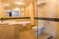 Toilet Kamar Twin Plaza Hotel