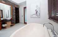 In-room Bathroom 7 The Dipan Resort Seminyak