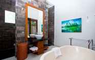 In-room Bathroom 3 The Dipan Resort Seminyak