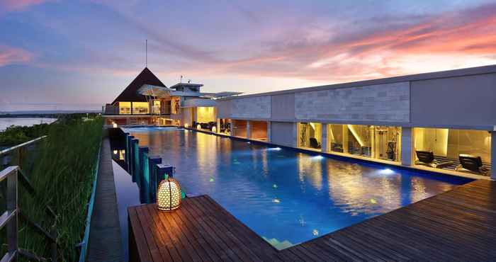 Kolam Renang Mega Boutique Hotel & Spa