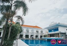 Swimming Pool 2 Adhiwangsa Hotel & Convention Hall