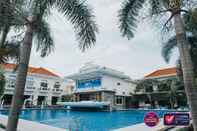 Swimming Pool Adhiwangsa Hotel & Convention Hall