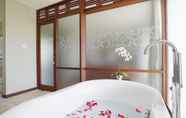 In-room Bathroom 6 Kampoeng Villa