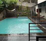 Swimming Pool 2 Hotel Augusta Lembang