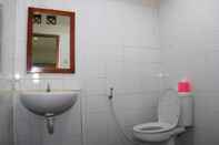 In-room Bathroom Hotel Augusta Lembang