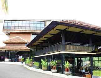 Lobi 2 Bumi Cikeas Hotel - Convention  & Resort