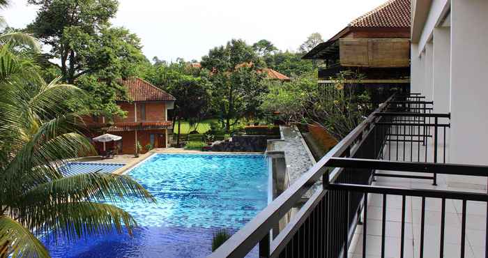 Swimming Pool Bumi Cikeas Hotel - Convention  & Resort