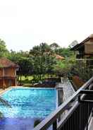 SWIMMING_POOL Bumi Cikeas Hotel - Convention  & Resort