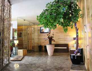 Lobby 2 Chara Hotel