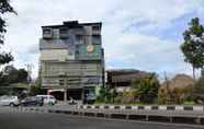 Bangunan 4 Chara Hotel