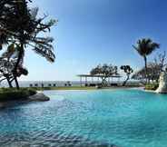 สระว่ายน้ำ 7 Hotel Nikko Bali Benoa Beach