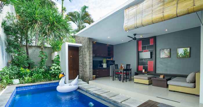 สระว่ายน้ำ Samaja Beachside Villas