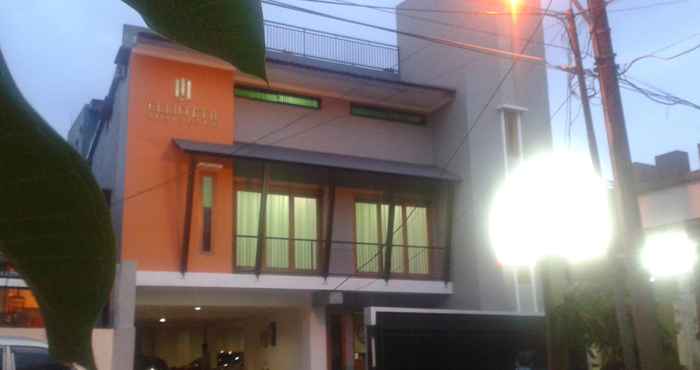 ภายนอกอาคาร Elliottii Residence Cipete