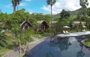 Kolam Renang 2 Kinaara Resort & Spa