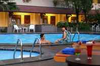 สระว่ายน้ำ Cakra Kembang Hotel