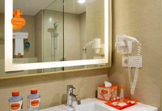 Phòng tắm bên trong 4 HARRIS Hotel Kuta Galleria