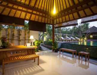 Lobi 2 The Astari Villa and Residence