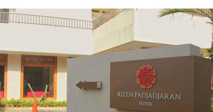 Luar Bangunan Rizen Padjadjaran Hotel