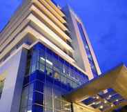 Exterior 2 Hotel Santika Makassar