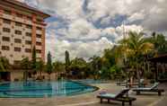 Kolam Renang 2 The Sunan Hotel Solo