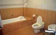 Toilet Kamar 7 Grand Wisata Hotel Ende