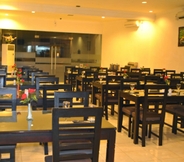 Restaurant 5 Grand Wisata Hotel Ende