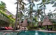 สระว่ายน้ำ 4 Kupu Kupu Jimbaran Beach Club & Spa by Loccitane