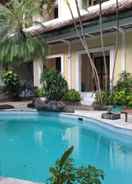 SWIMMING_POOL Villa Puri Royan