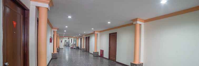 Lobby Ramayana Hotel