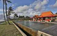 Kolam Renang 3 Amarta Beach Retreat by Karaniya Experience