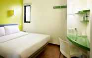 Bedroom 7 Amaris Hotel Panglima Polim