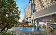 Luar Bangunan 2 Planet Holiday Hotel & Residence