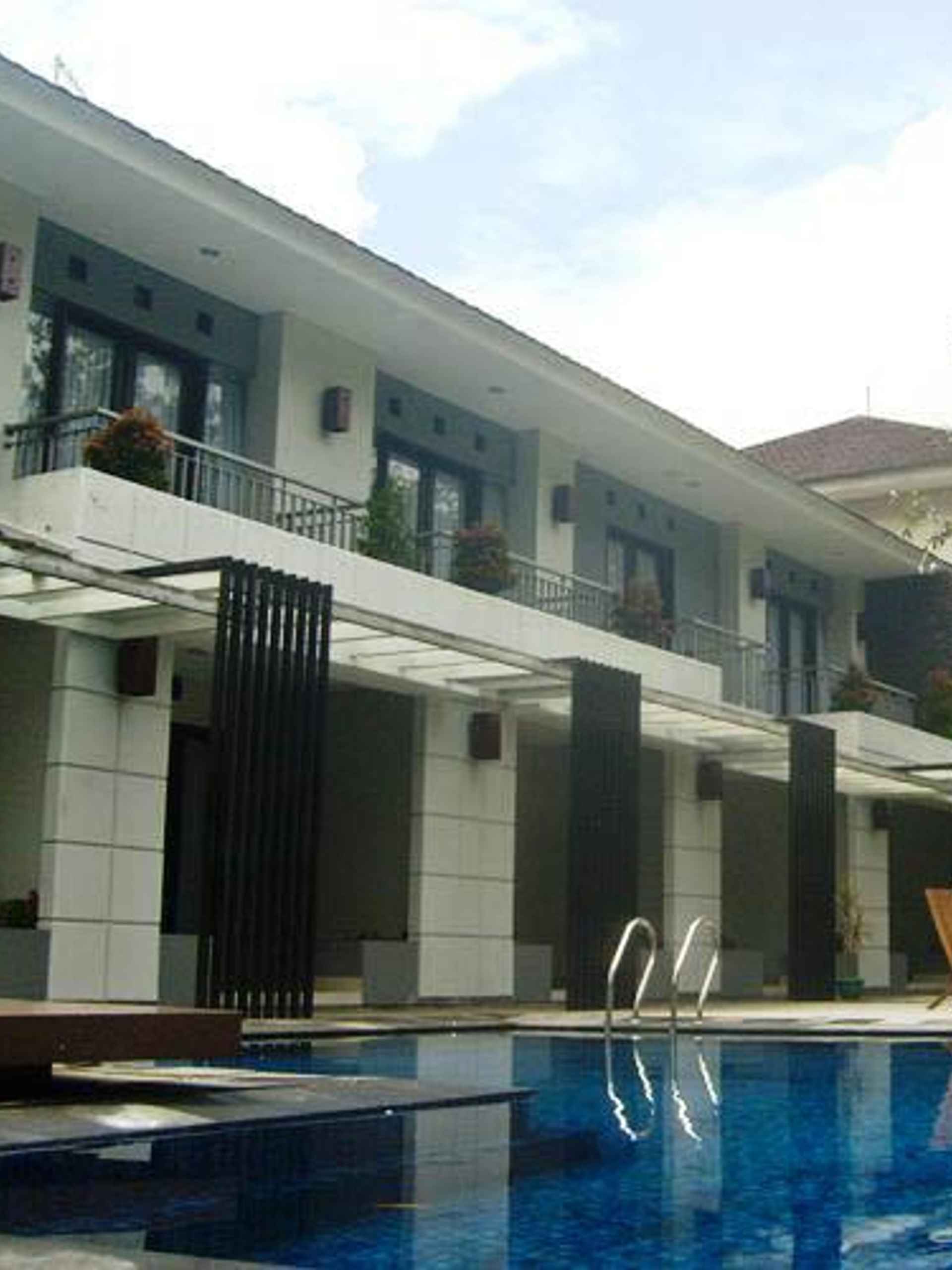 Swimming Pool Resort Prima Cipayung