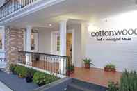 Lobby Cottonwood Bed & Breakfast House Bandung