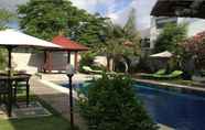 Swimming Pool 4 Villa Senyum