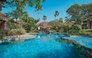 Swimming Pool 6 Parigata Villas Resort