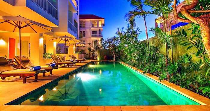 Kolam Renang Sunset Residence Condotel