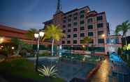 Swimming Pool 5 Novita Hotel Jambi