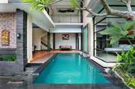 Swimming Pool Argya Santi Suites & Villas Seminyak