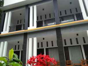 CF Komodo Hotel, THB 677.62