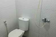 Toilet Kamar Belvena Hotel