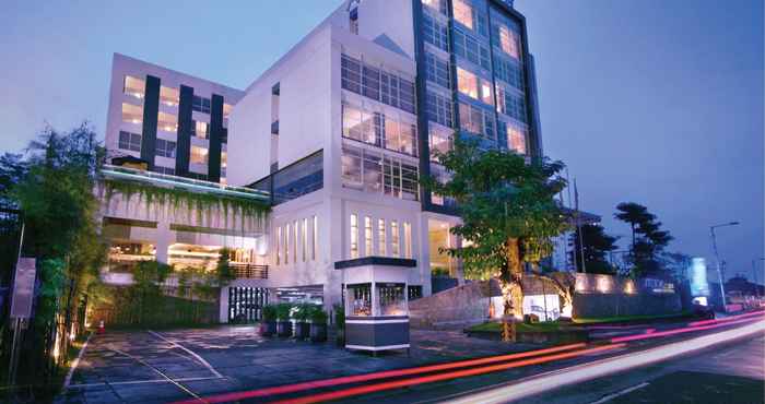 Exterior ASTON Jember Hotel & Conference Center