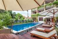 Swimming Pool Pondok Anyar Hotel