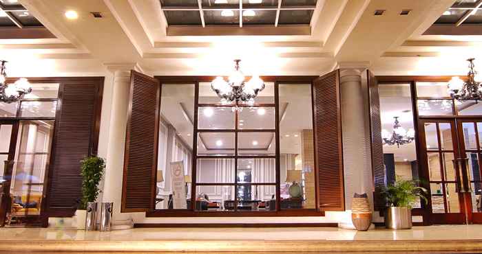 Bên ngoài Royal Hotel Bogor