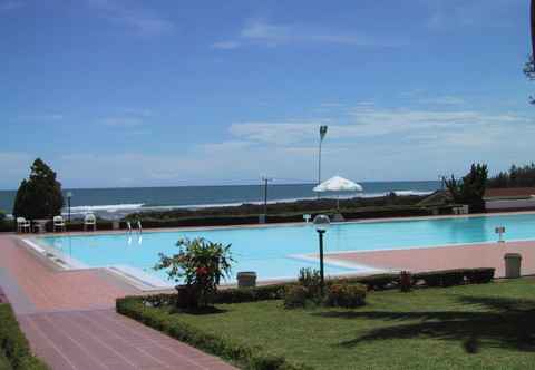 Swimming Pool Grage Hotel Bengkulu