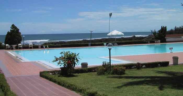 Swimming Pool Grage Hotel Bengkulu